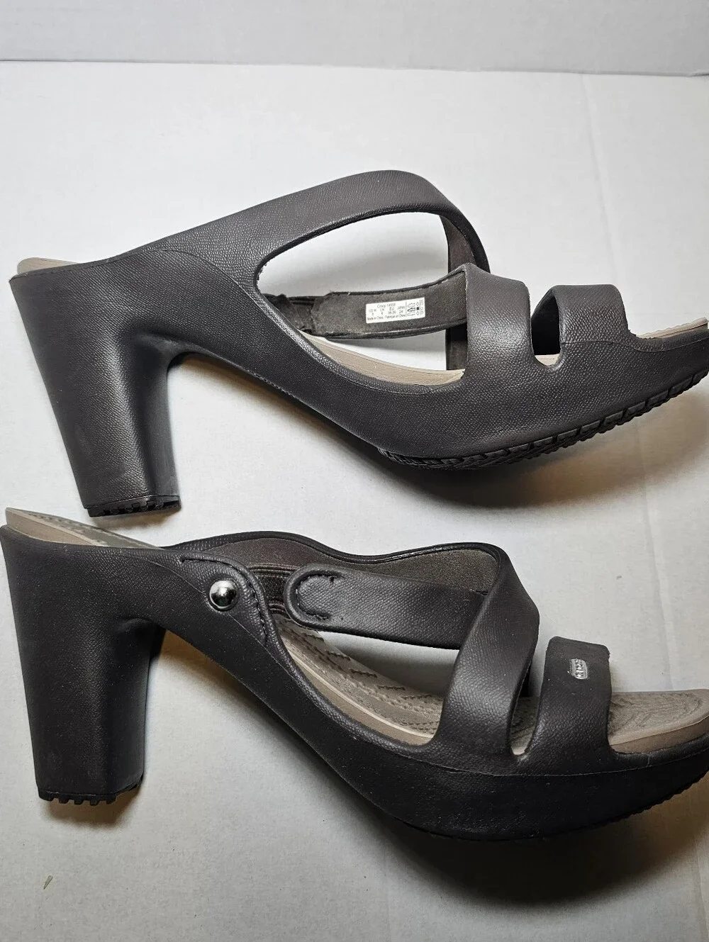 Crocs Cyprus IV Heels Strappy Sandals Women’s Sz 8 Espresso Brown Shoes